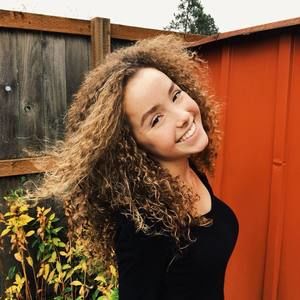 Meet your Posher, Zoë